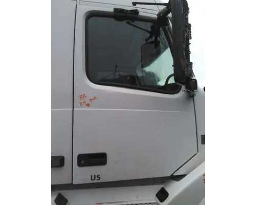 VOLVO VNL 1999-2025 DOOR ASSEMBLY, FRONT