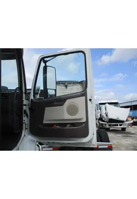 VOLVO VNL 1999-2025 DOOR ASSEMBLY, FRONT