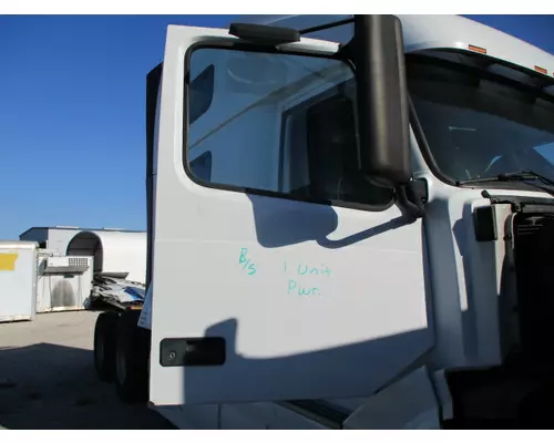 VOLVO VNL 1999-2025 DOOR ASSEMBLY, FRONT