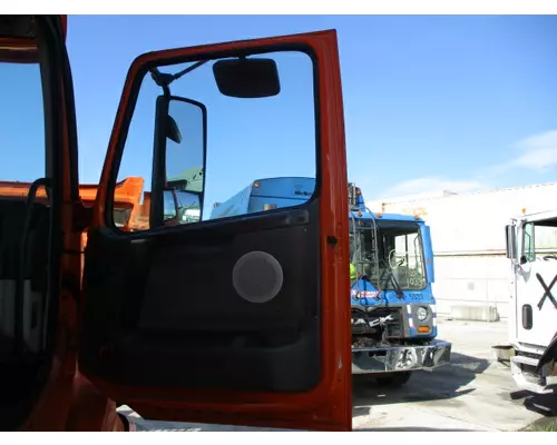 VOLVO VNL 1999-2025 DOOR ASSEMBLY, FRONT