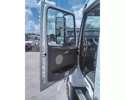 VOLVO VNL 1999-2025 DOOR ASSEMBLY, FRONT