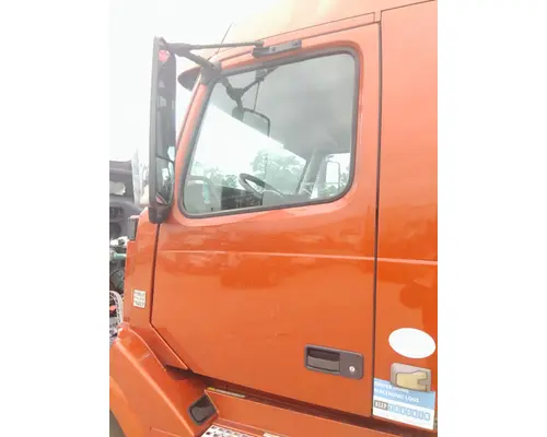 VOLVO VNL 1999-2025 DOOR ASSEMBLY, FRONT
