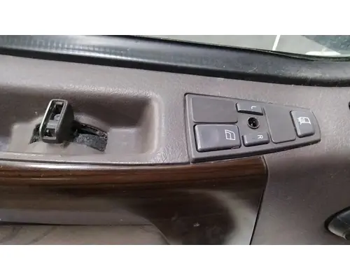 VOLVO VNL 1999-2025 DOOR ASSEMBLY, FRONT