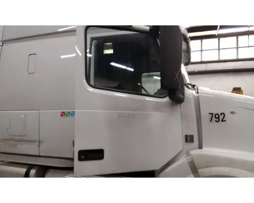 VOLVO VNL 1999-2025 DOOR ASSEMBLY, FRONT