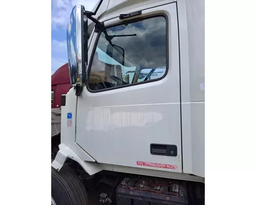 VOLVO VNL 1999-2025 DOOR ASSEMBLY, FRONT