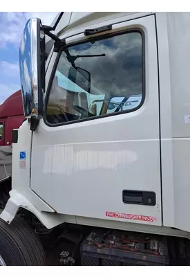 VOLVO VNL 1999-2025 DOOR ASSEMBLY, FRONT