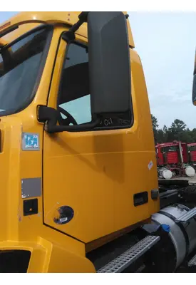 VOLVO VNL 1999-2025 DOOR ASSEMBLY, FRONT