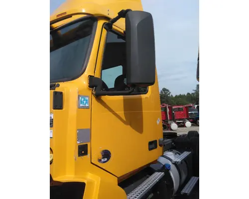 VOLVO VNL 1999-2025 DOOR ASSEMBLY, FRONT