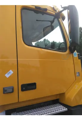VOLVO VNL 1999-2025 DOOR ASSEMBLY, FRONT