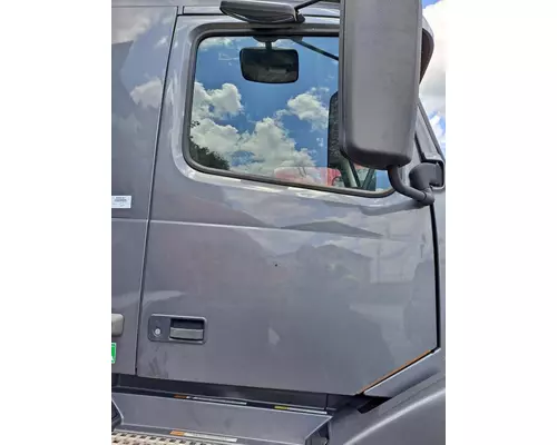 VOLVO VNL 1999-2025 DOOR ASSEMBLY, FRONT