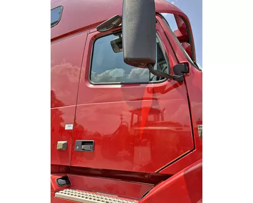 VOLVO VNL 1999-2025 DOOR ASSEMBLY, FRONT