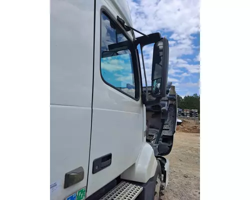 VOLVO VNL 1999-2025 DOOR ASSEMBLY, FRONT