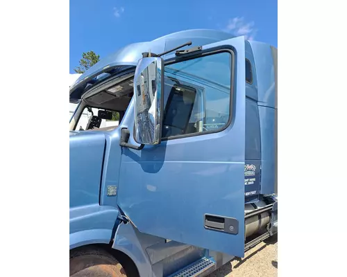 VOLVO VNL 1999-2025 DOOR ASSEMBLY, FRONT