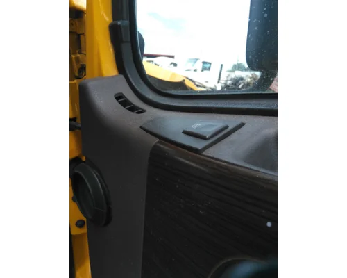 VOLVO VNL 1999-2025 DOOR ASSEMBLY, FRONT