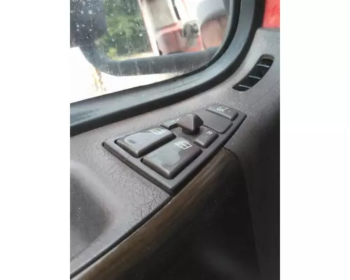 VOLVO VNL 1999-2025 DOOR ASSEMBLY, FRONT