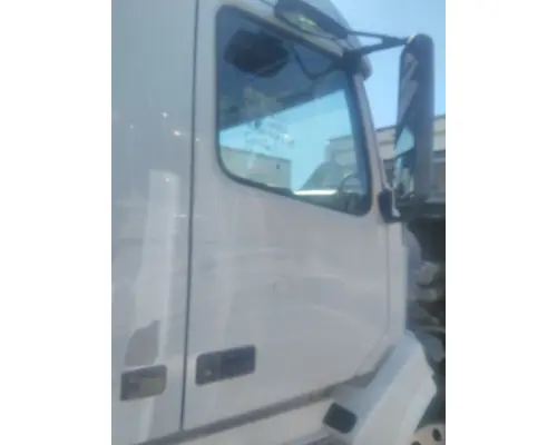 VOLVO VNL 1999-2025 DOOR ASSEMBLY, FRONT