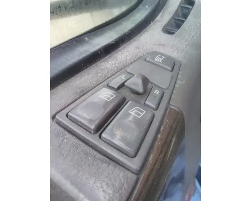 VOLVO VNL 1999-2025 DOOR ASSEMBLY, FRONT