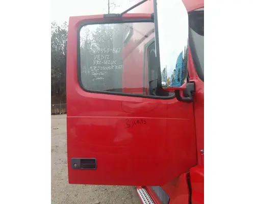 VOLVO VNL 1999-2025 DOOR ASSEMBLY, FRONT