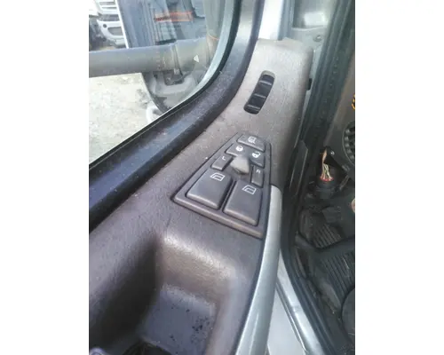 VOLVO VNL 1999-2025 DOOR ASSEMBLY, FRONT