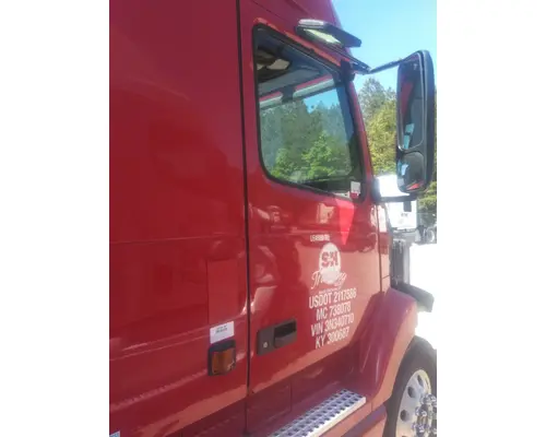 VOLVO VNL 1999-2025 DOOR ASSEMBLY, FRONT