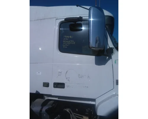 VOLVO VNL 1999-2025 DOOR ASSEMBLY, FRONT