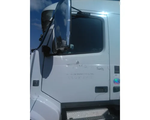 VOLVO VNL 1999-2025 DOOR ASSEMBLY, FRONT
