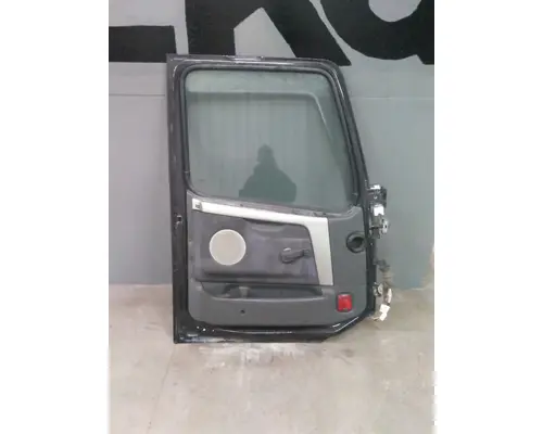 VOLVO VNL 1999-2025 DOOR ASSEMBLY, FRONT