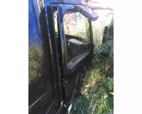 VOLVO VNL 1999-2025 DOOR ASSEMBLY, FRONT