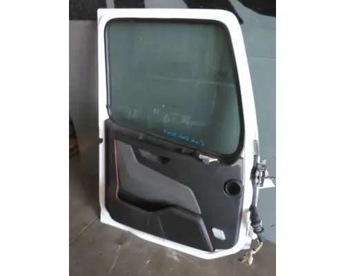 VOLVO VNL 1999-2025 DOOR ASSEMBLY, FRONT
