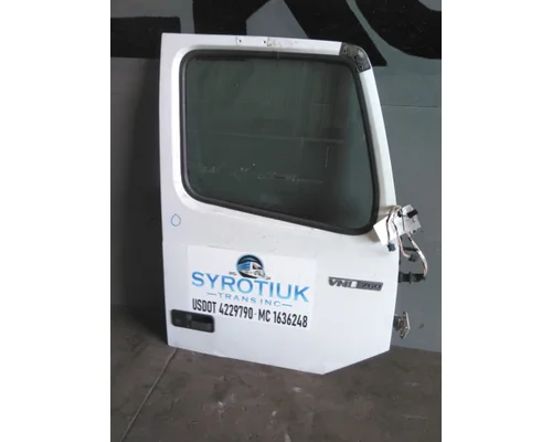 VOLVO VNL 1999-2025 DOOR ASSEMBLY, FRONT