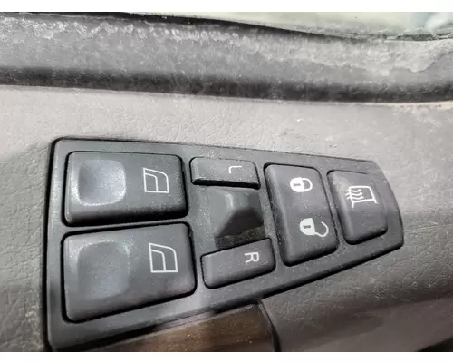 VOLVO VNL 1999-2025 DOOR ASSEMBLY, FRONT