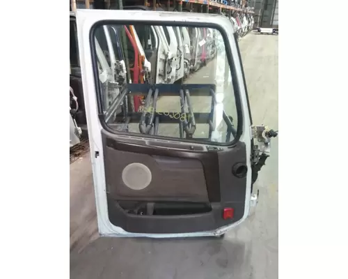 VOLVO VNL 1999-2025 DOOR ASSEMBLY, FRONT