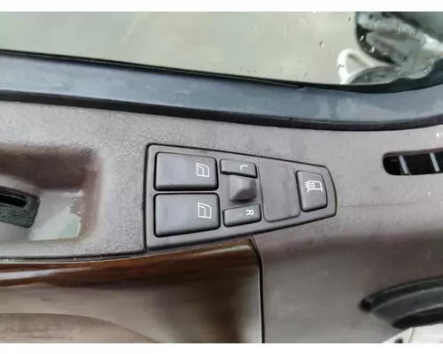 VOLVO VNL 1999-2025 DOOR ASSEMBLY, FRONT