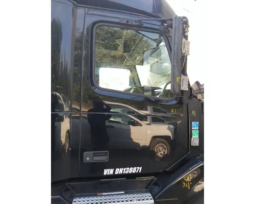 VOLVO VNL 1999-2025 DOOR ASSEMBLY, FRONT