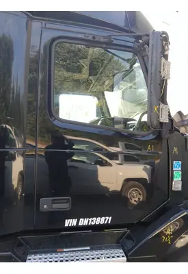 VOLVO VNL 1999-2025 DOOR ASSEMBLY, FRONT