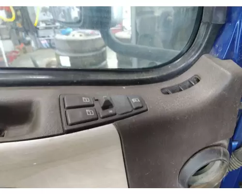 VOLVO VNL 1999-2025 DOOR ASSEMBLY, FRONT
