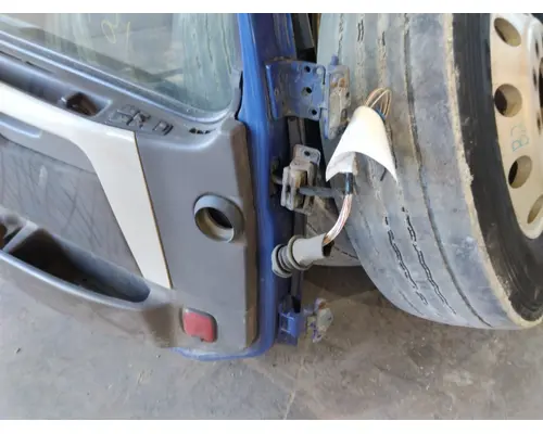 VOLVO VNL 1999-2025 DOOR ASSEMBLY, FRONT