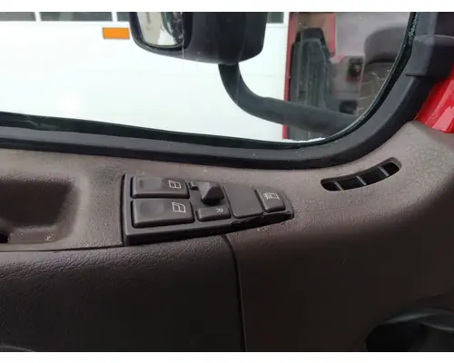 VOLVO VNL 1999-2025 DOOR ASSEMBLY, FRONT