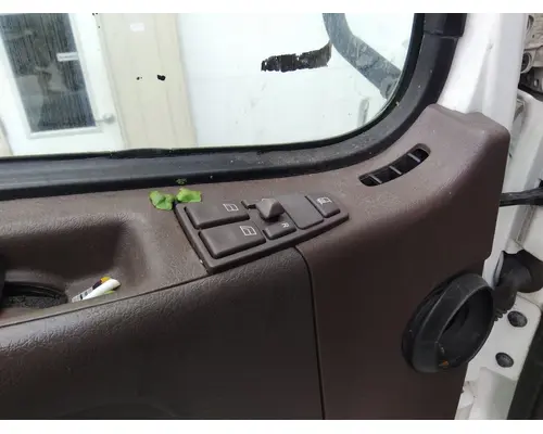 VOLVO VNL 1999-2025 DOOR ASSEMBLY, FRONT