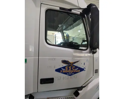 VOLVO VNL 1999-2025 DOOR ASSEMBLY, FRONT