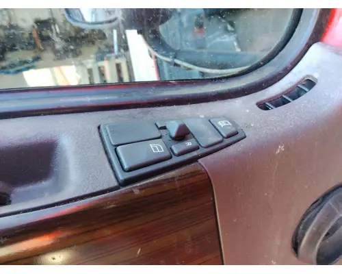 VOLVO VNL 1999-2025 DOOR ASSEMBLY, FRONT