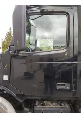VOLVO VNL 1999-2025 DOOR ASSEMBLY, FRONT