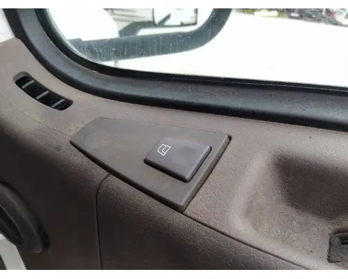VOLVO VNL 1999-2025 DOOR ASSEMBLY, FRONT