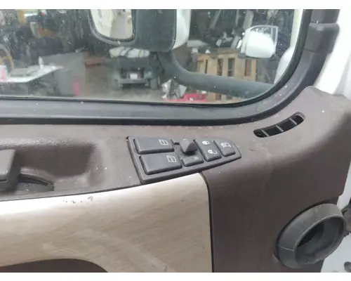 VOLVO VNL 1999-2025 DOOR ASSEMBLY, FRONT