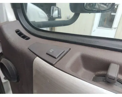 VOLVO VNL 1999-2025 DOOR ASSEMBLY, FRONT