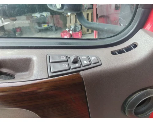 VOLVO VNL 1999-2025 DOOR ASSEMBLY, FRONT