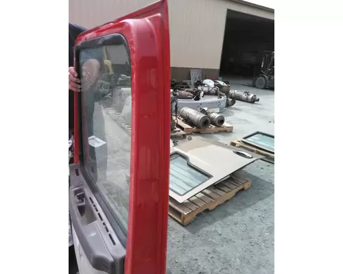 VOLVO VNL 1999-2025 DOOR ASSEMBLY, FRONT