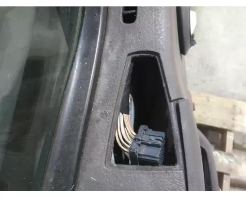 VOLVO VNL 1999-2025 DOOR ASSEMBLY, FRONT