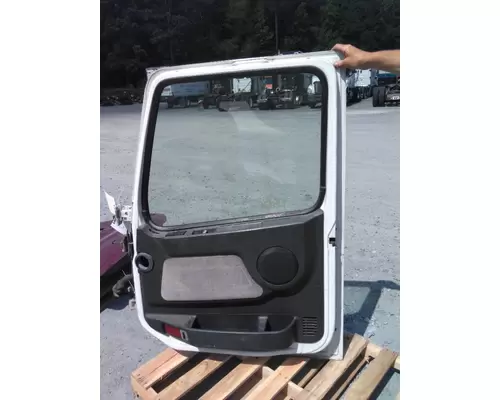 VOLVO VNL 1999-2025 DOOR ASSEMBLY, FRONT