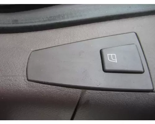 VOLVO VNL 1999-2025 DOOR ASSEMBLY, FRONT